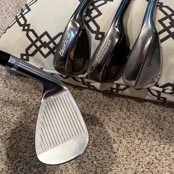 Set of 4 golf club wedges. Can be sold separately - Picture 6 of 8